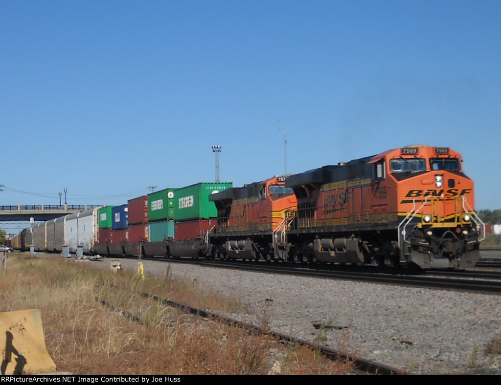 BNSF 7569 East